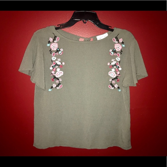 Cloud Chaser Tops - < Embroidered Floral Top >